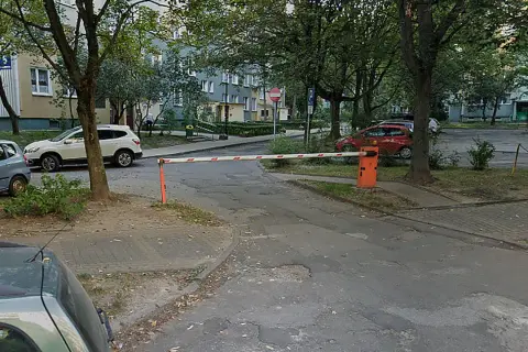 Jak otworzyć szlaban na osiedlu? Proste sposoby na szybkie otwarcie